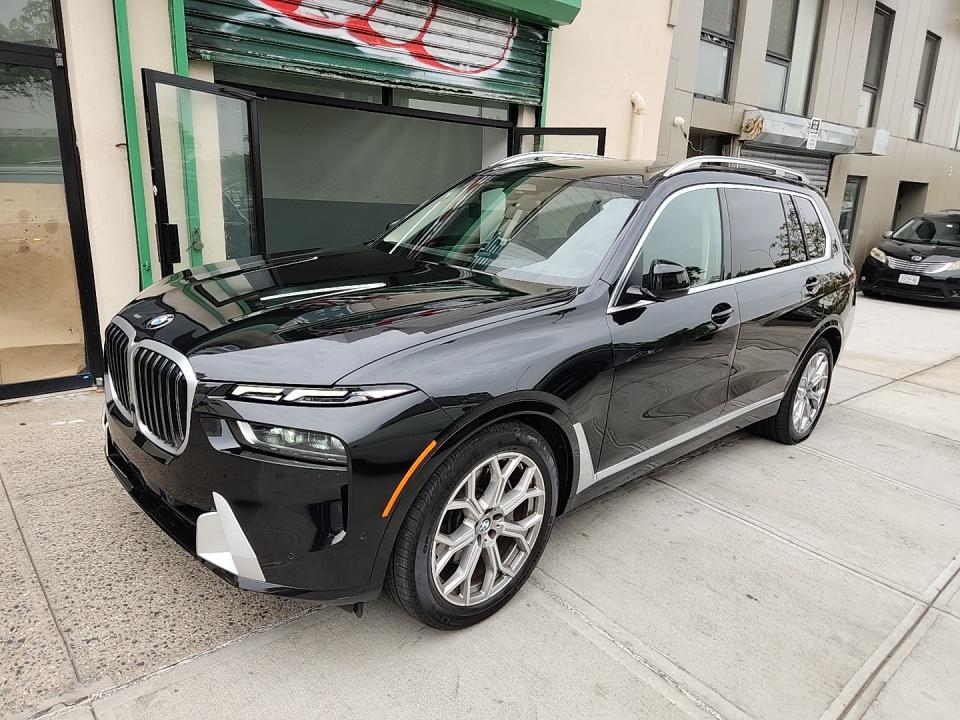 2025 BMW X7 xDrive40i