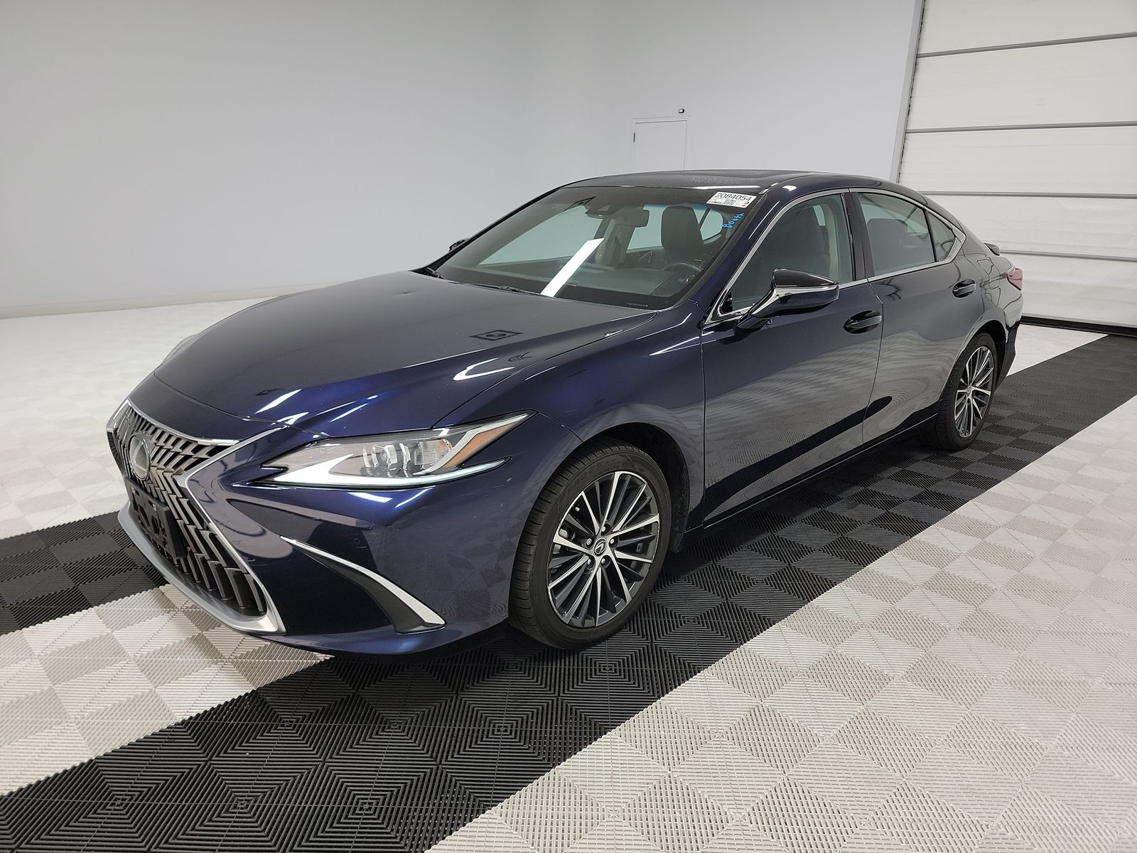 2023 Lexus ES 300h