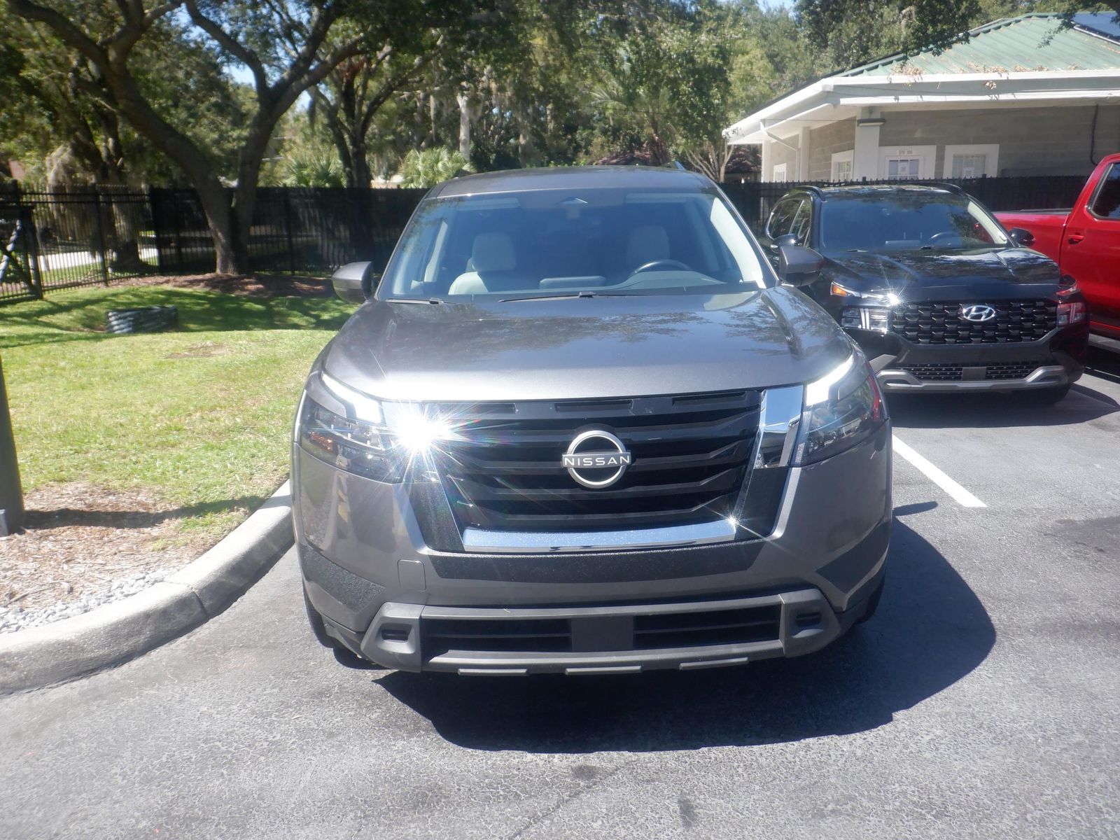 2024 Nissan Pathfinder SV FWD