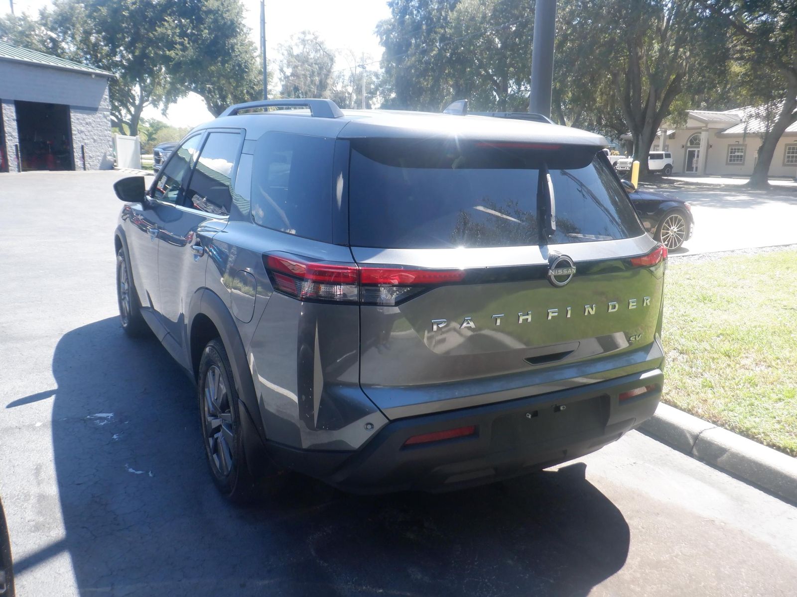 2024 Nissan Pathfinder SV FWD