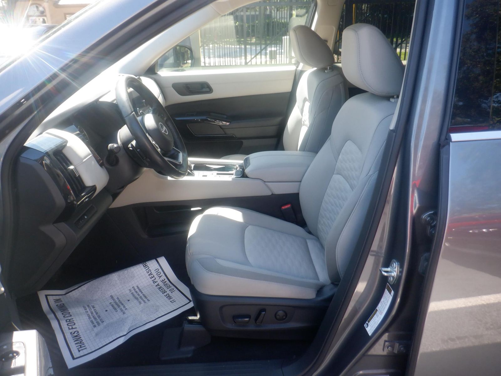 2024 Nissan Pathfinder SV FWD