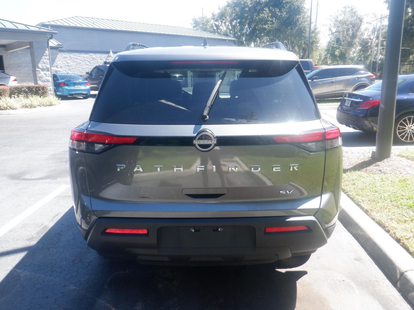 2024 Nissan Pathfinder SV FWD