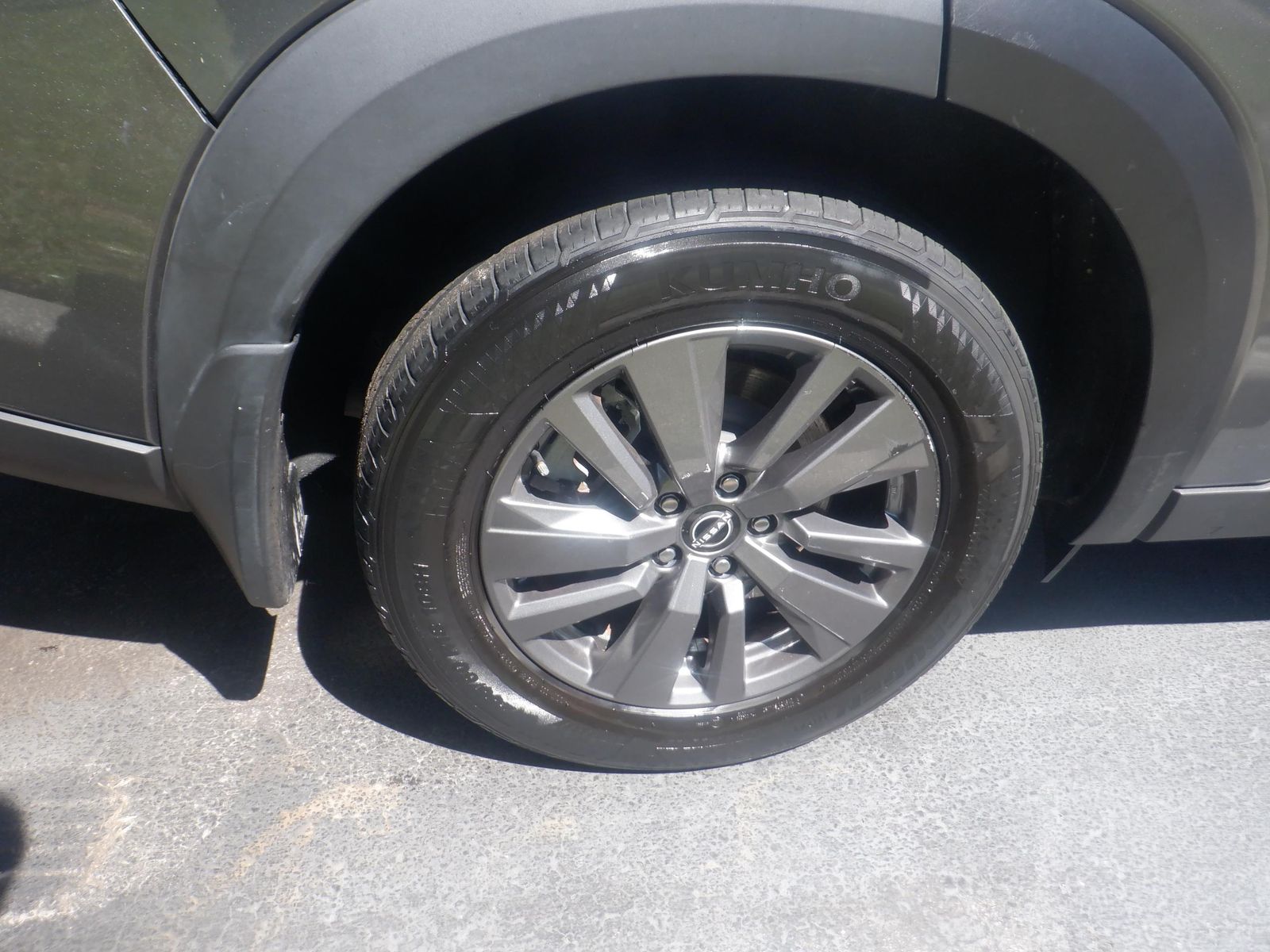 2024 Nissan Pathfinder SV FWD