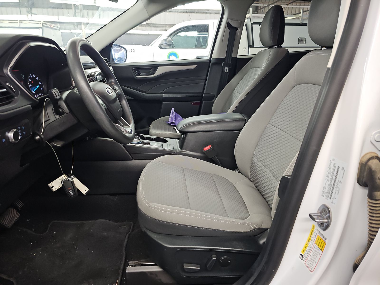 FORD ESCAPE - 8