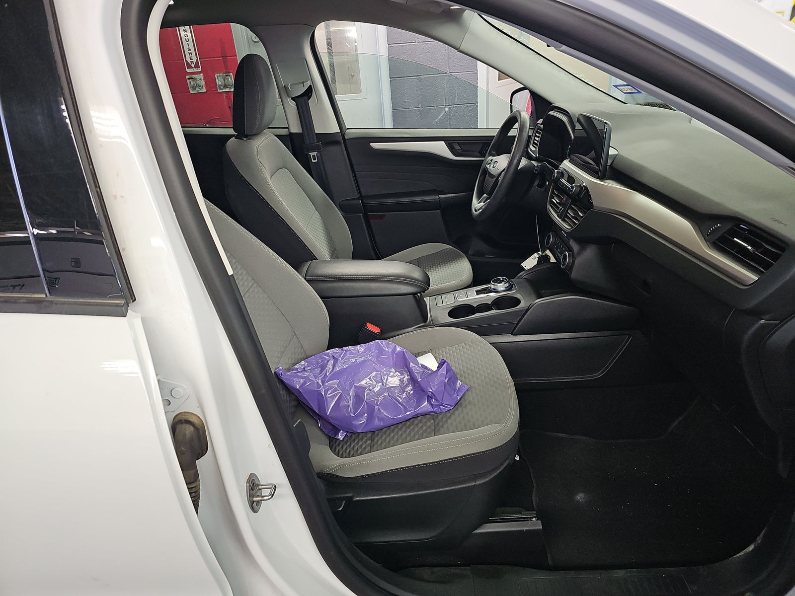 FORD ESCAPE - 9