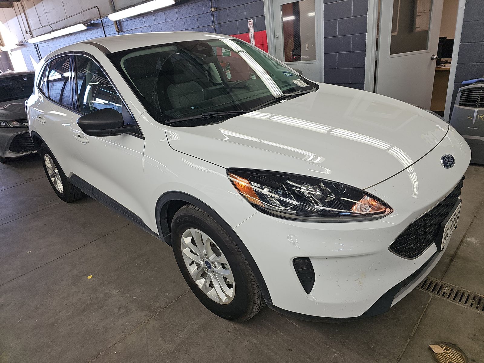 FORD ESCAPE - 4