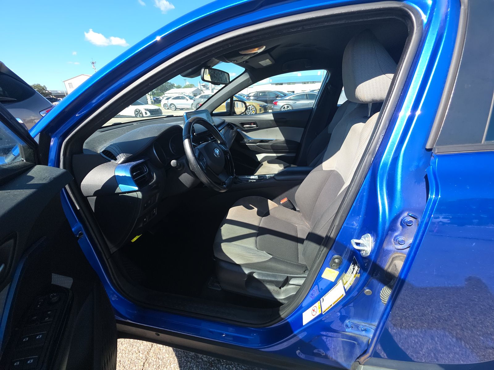 2019 Toyota C-HR XLE FWD