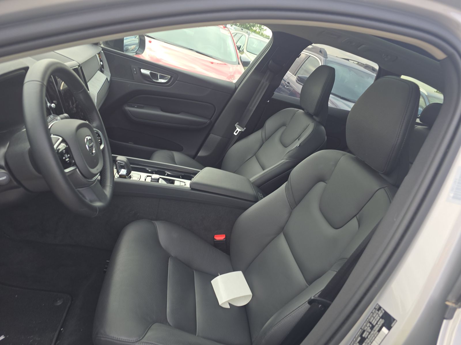 2025 Volvo XC60 B5 Plus AWD