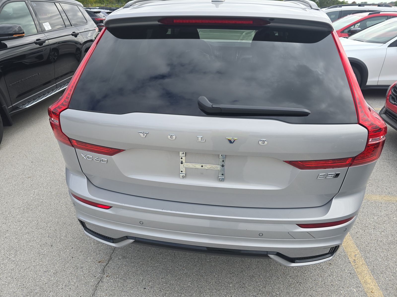 2025 Volvo XC60 B5 Plus AWD