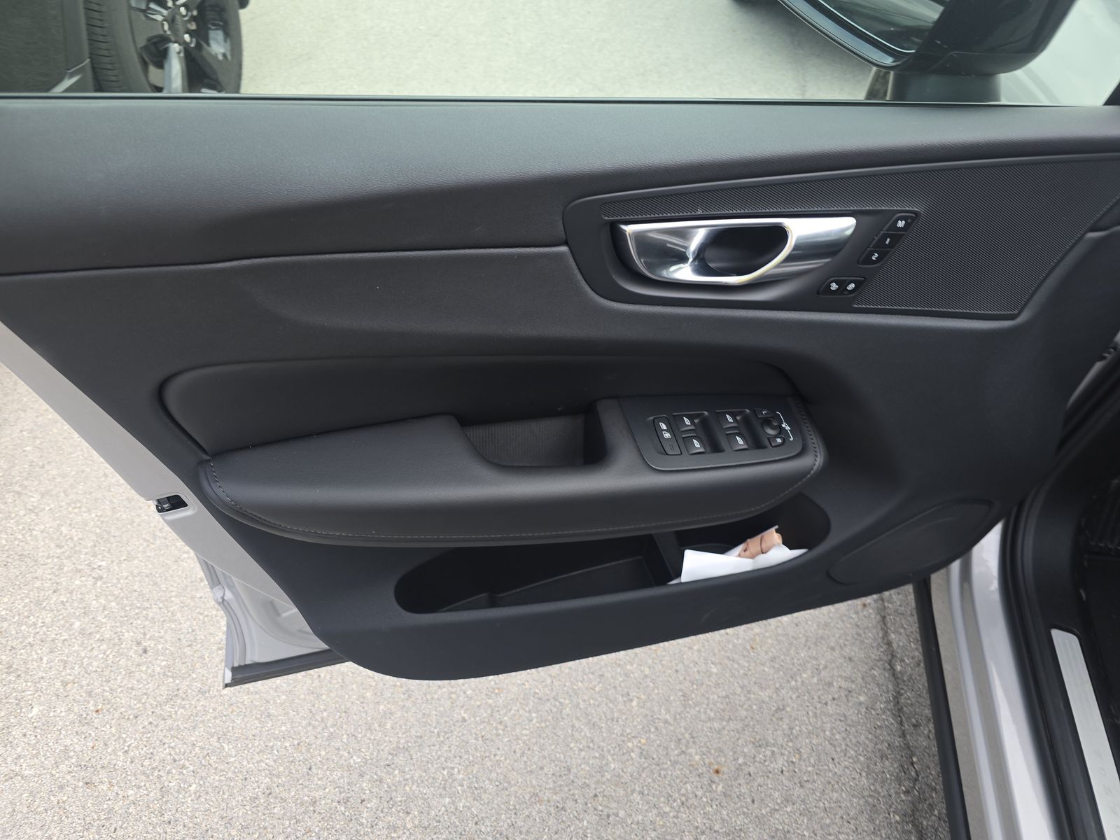 2025 Volvo XC60 B5 Plus AWD