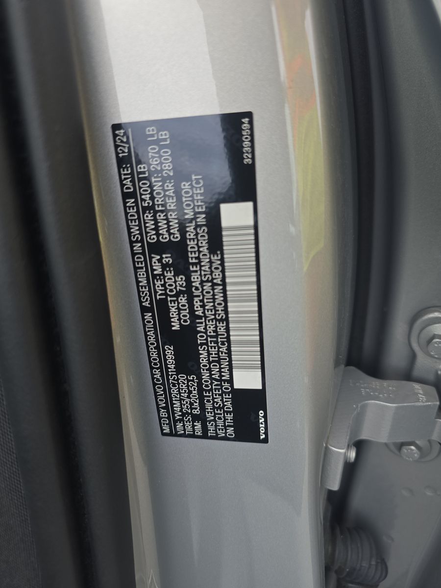 2025 Volvo XC60 B5 Plus AWD