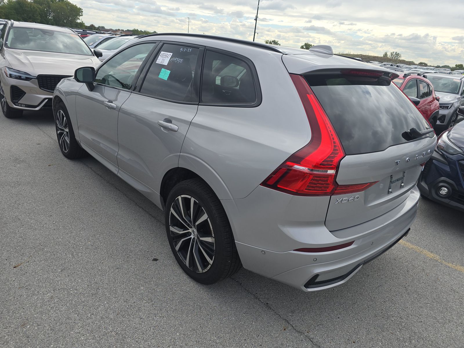 2025 Volvo XC60 B5 Plus AWD