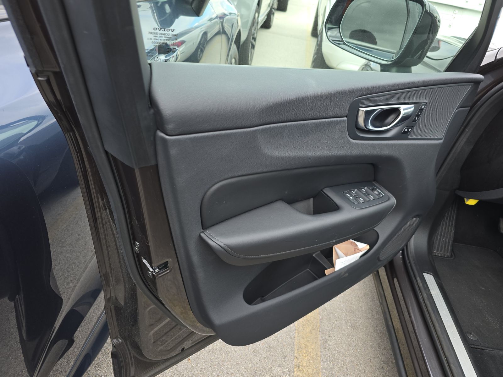 2025 Volvo XC60 B5 Plus AWD