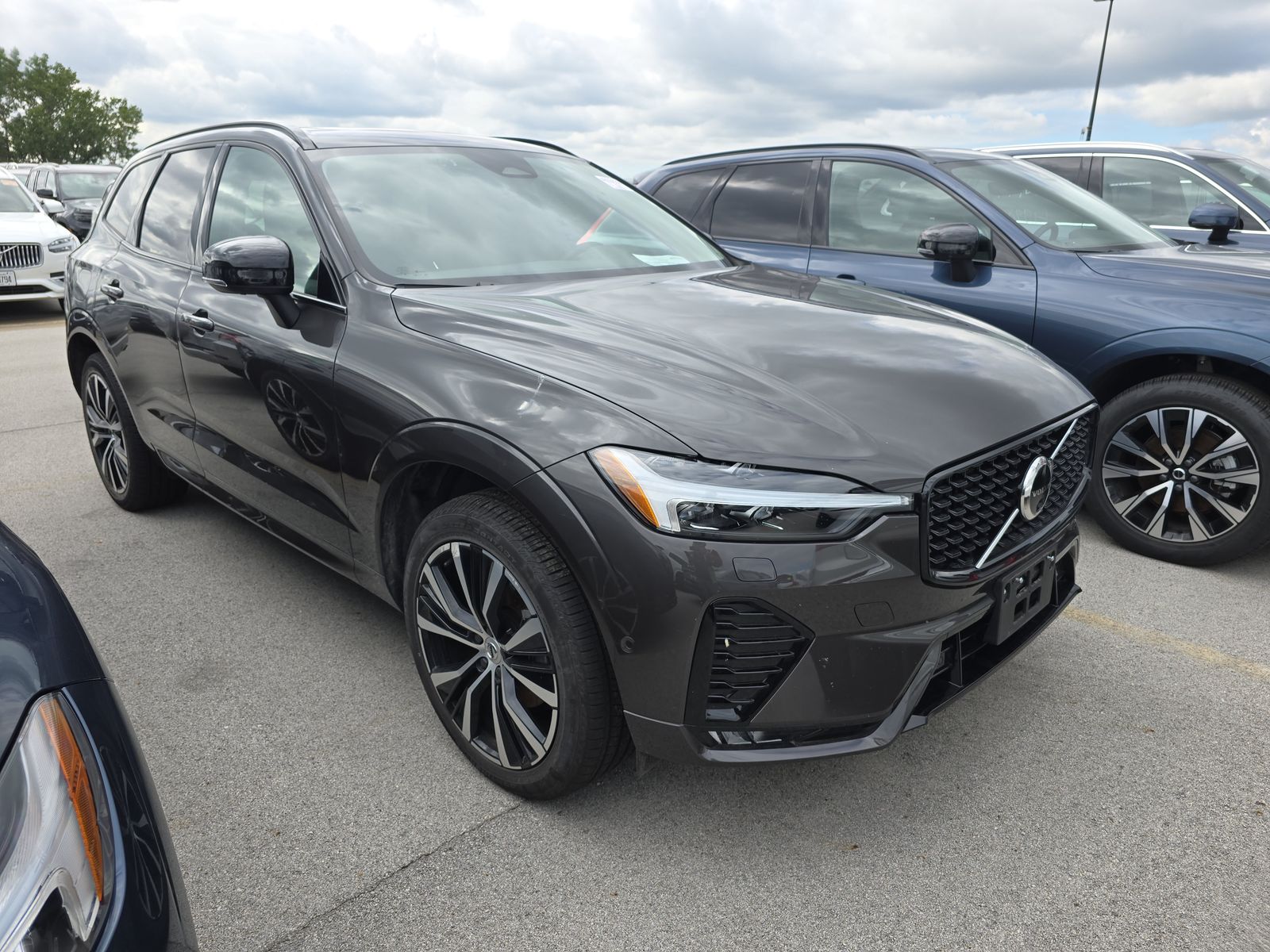 2025 Volvo XC60 B5 Plus AWD