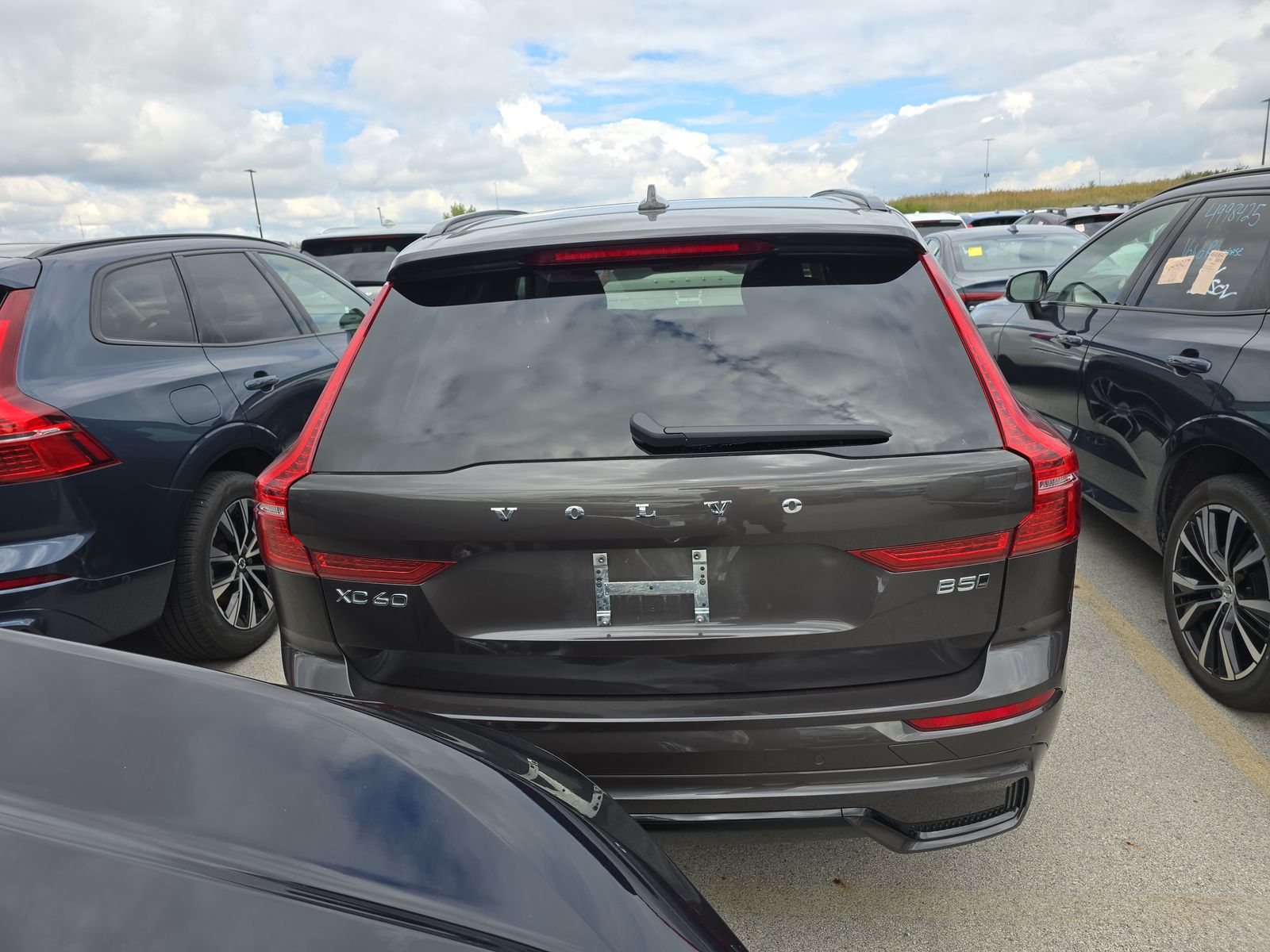 2025 Volvo XC60 B5 Plus AWD