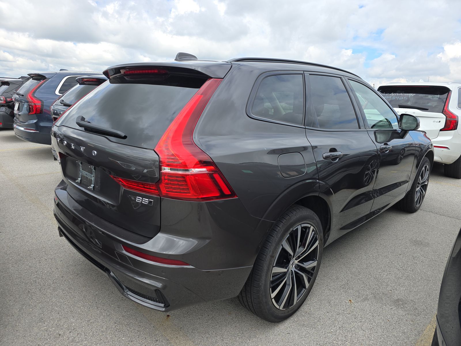 2025 Volvo XC60 B5 Plus AWD