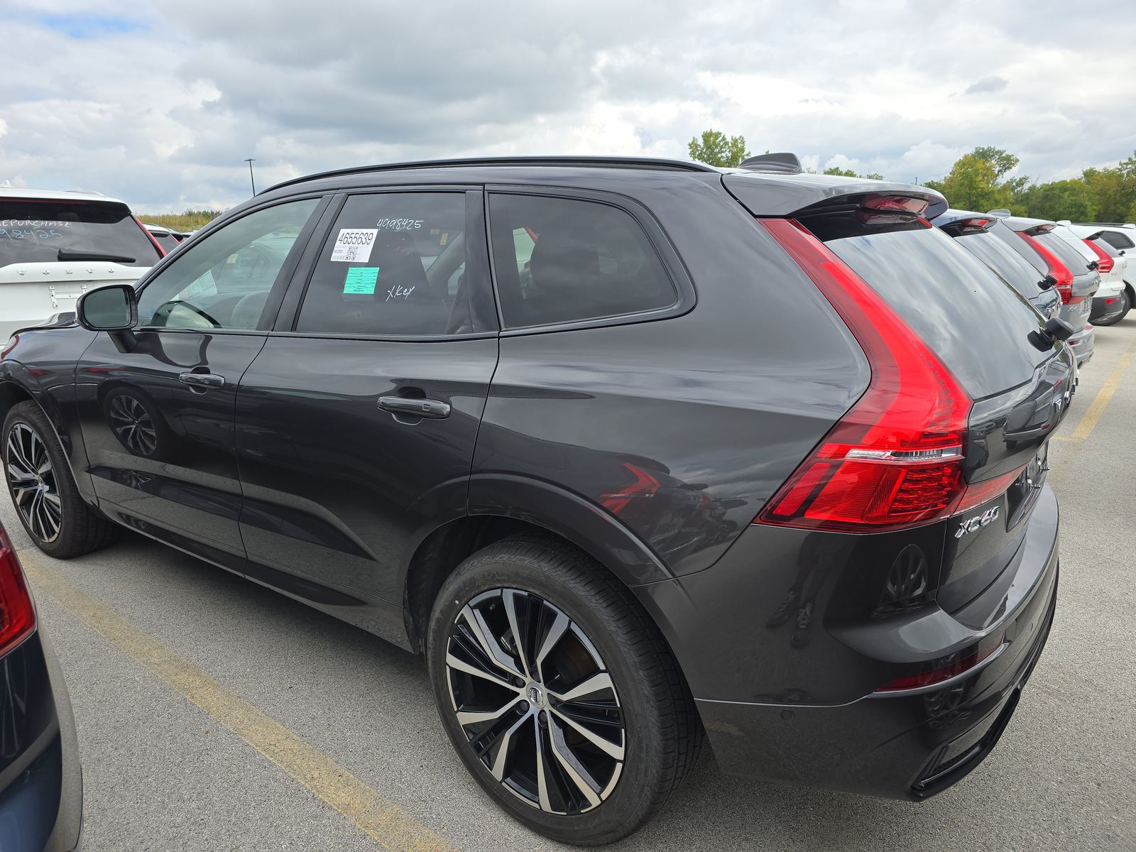 2025 Volvo XC60 B5 Plus AWD