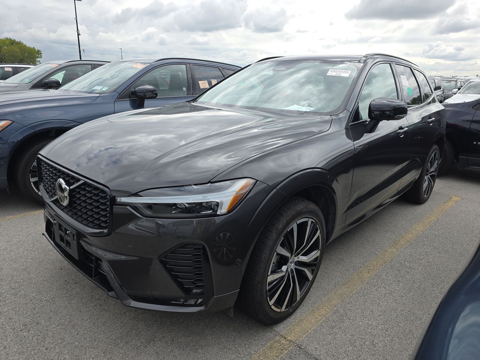 2025 Volvo XC60 B5 Plus AWD