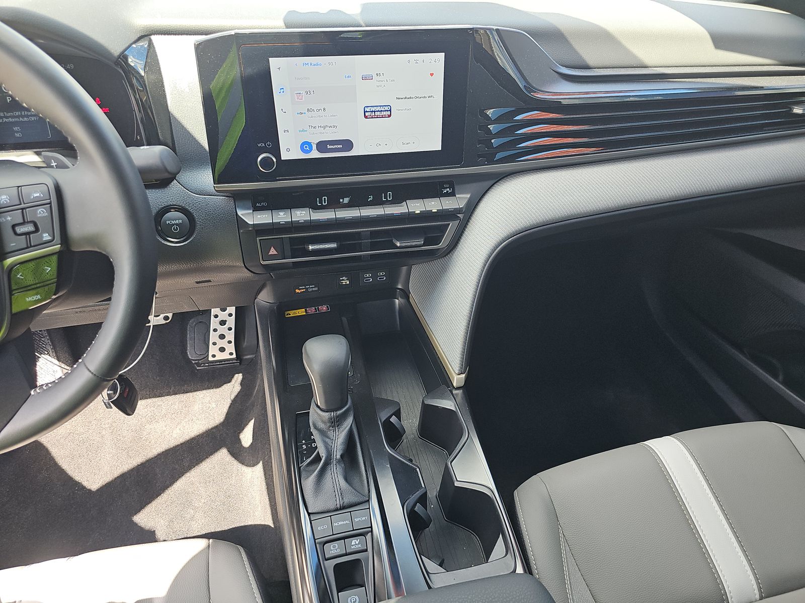 2025 Toyota Camry SE FWD