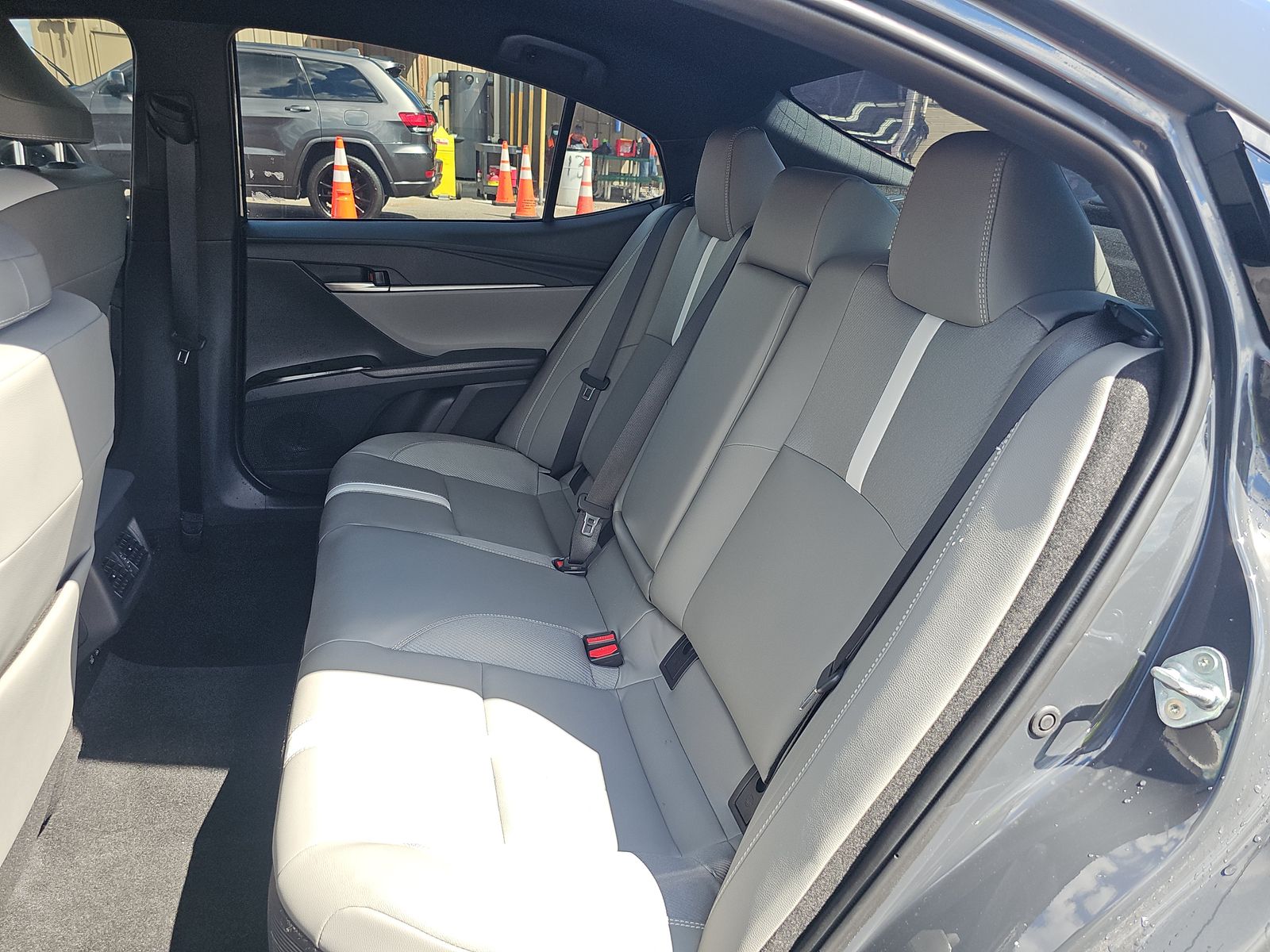 2025 Toyota Camry SE FWD