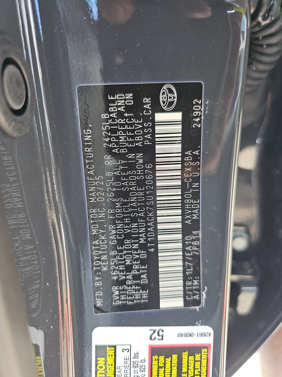 2025 Toyota Camry SE FWD