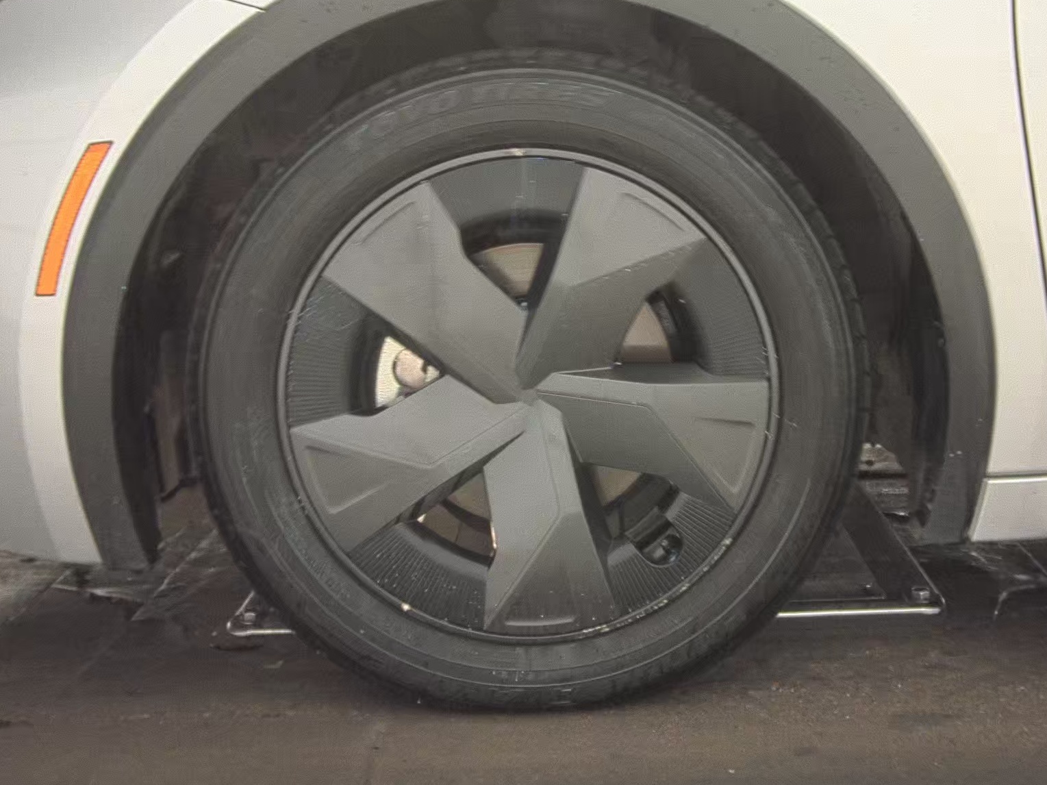 2023 Toyota Prius LE FWD