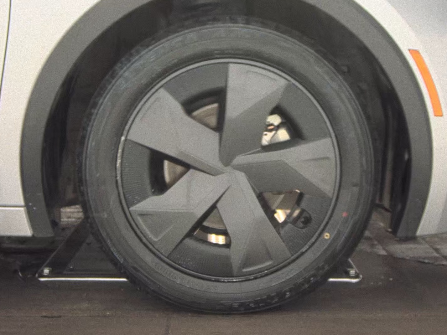 2023 Toyota Prius LE FWD