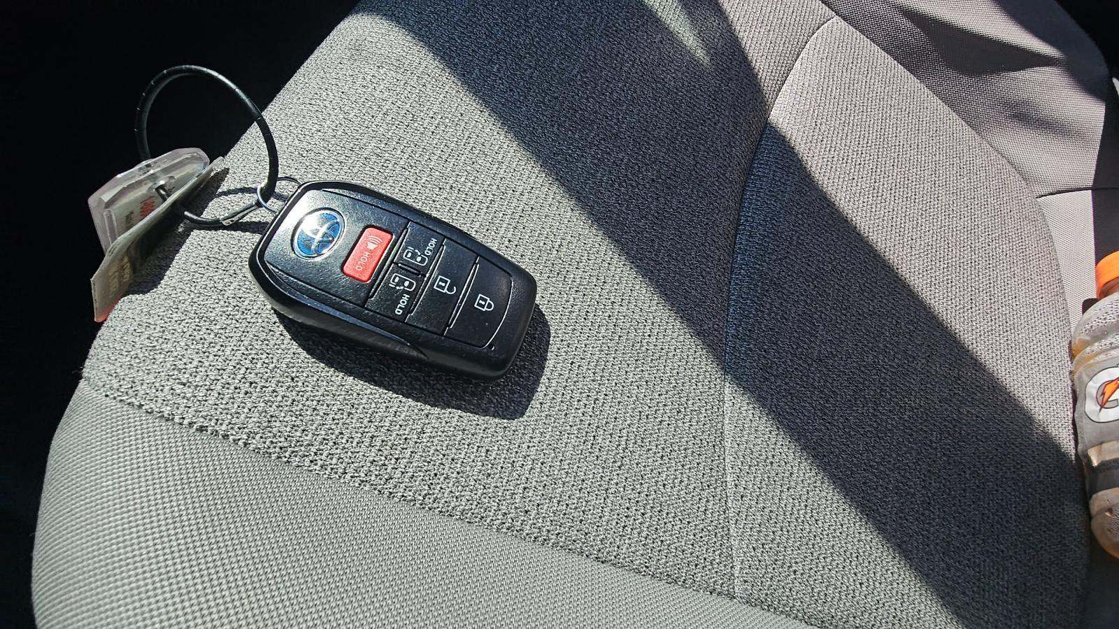 2024 Toyota Sienna LE FWD