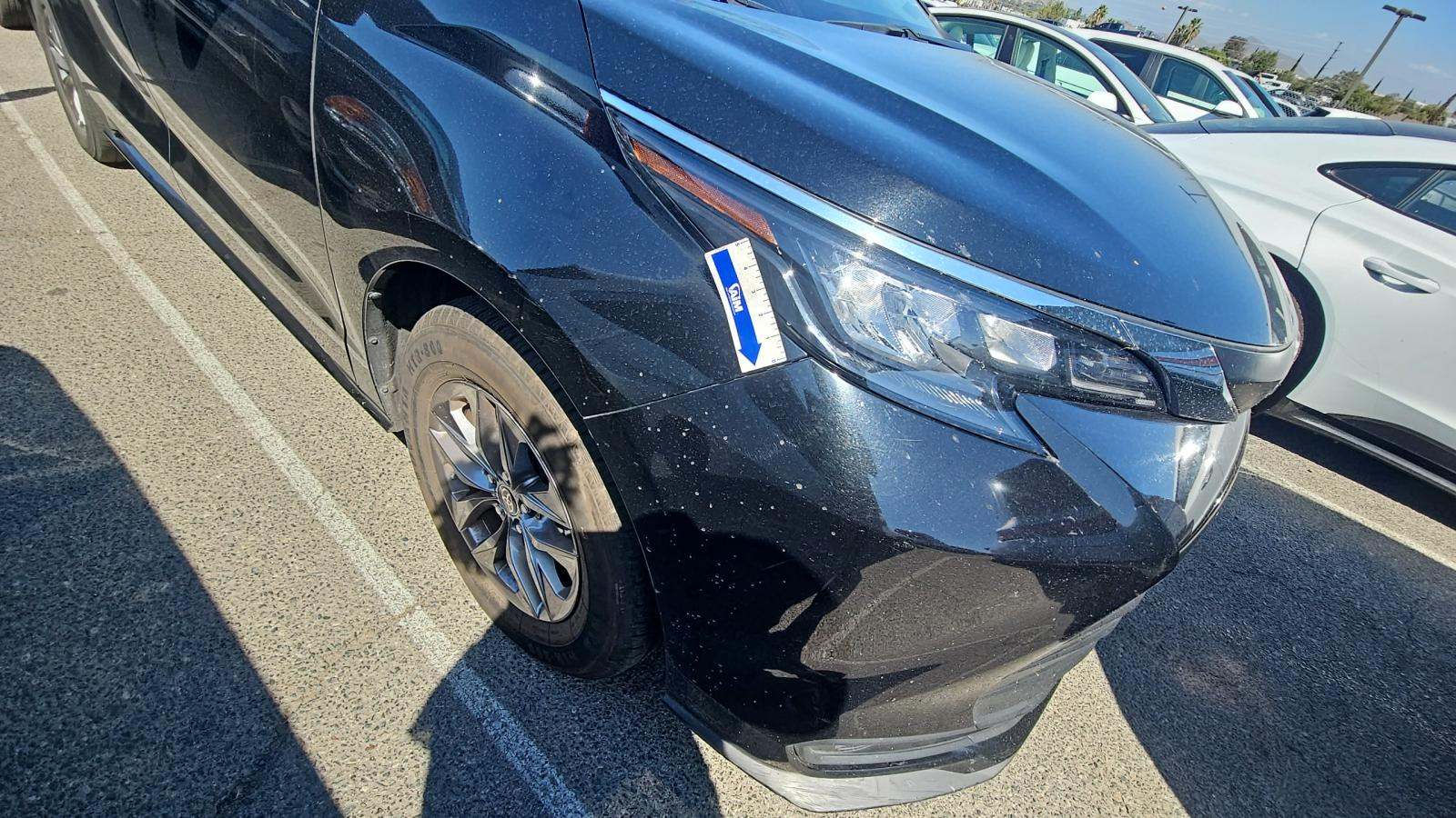 2024 Toyota Sienna LE FWD