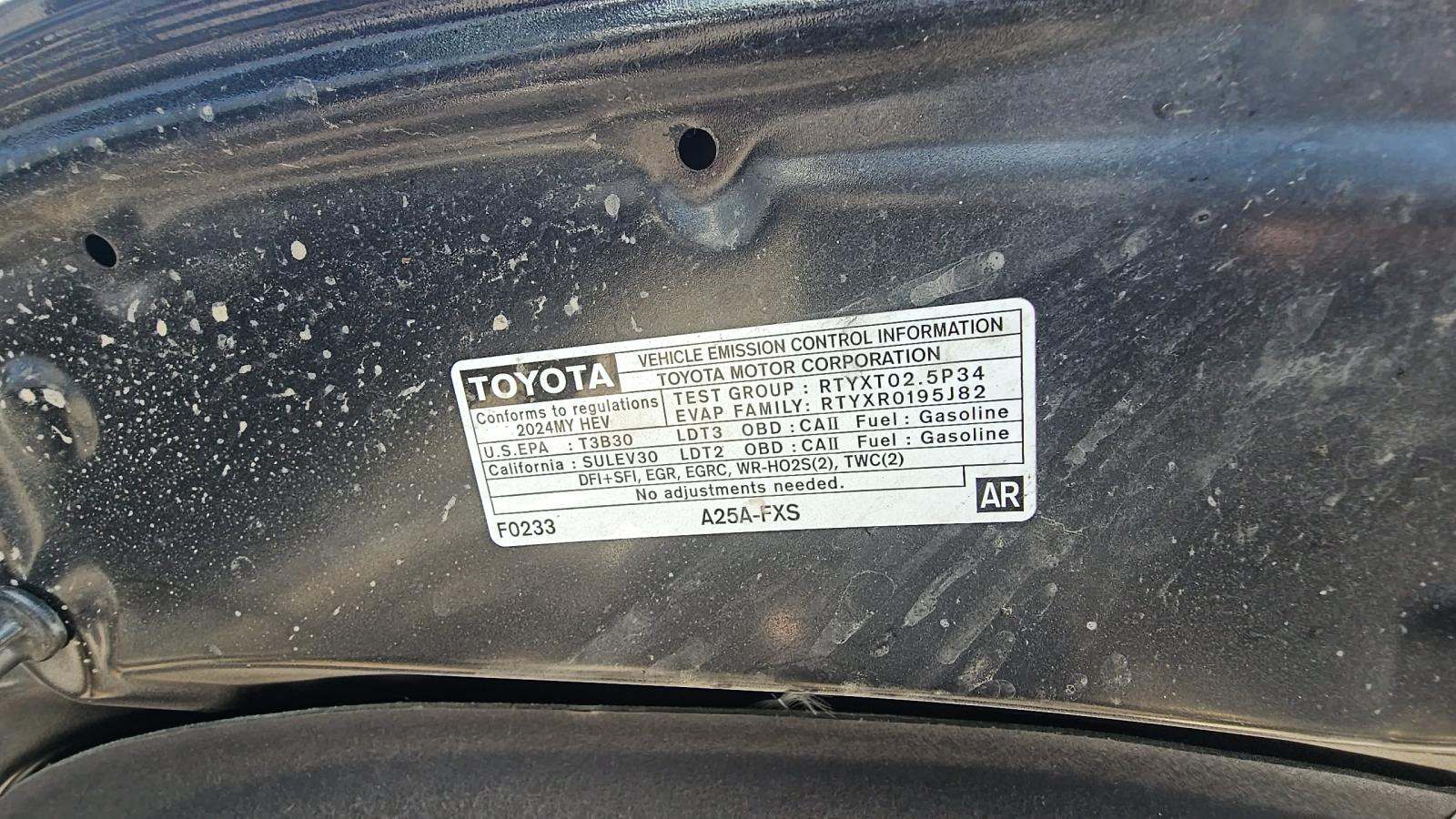 2024 Toyota Sienna LE FWD