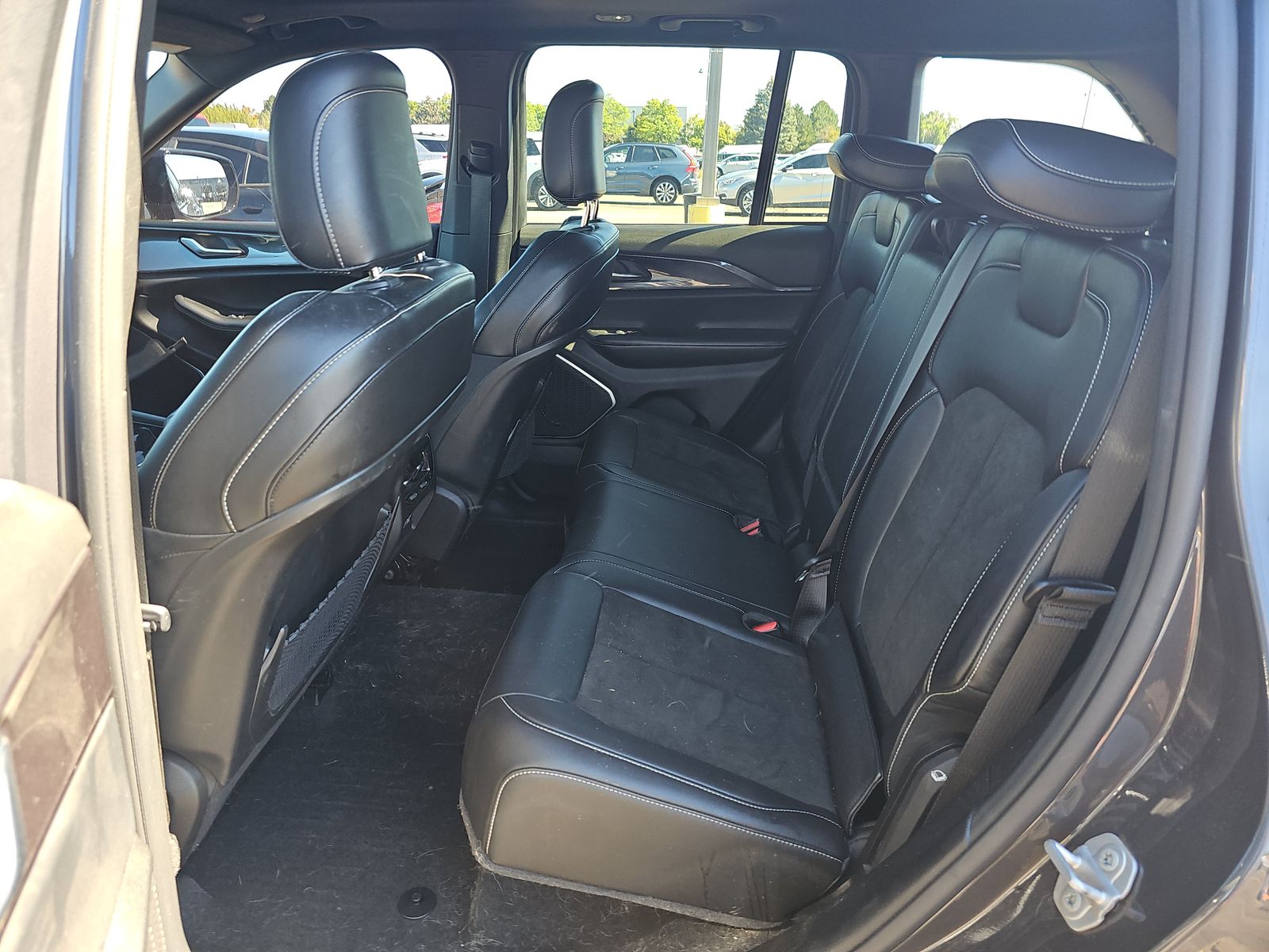 2022 Jeep Grand Cherokee Altitude AWD