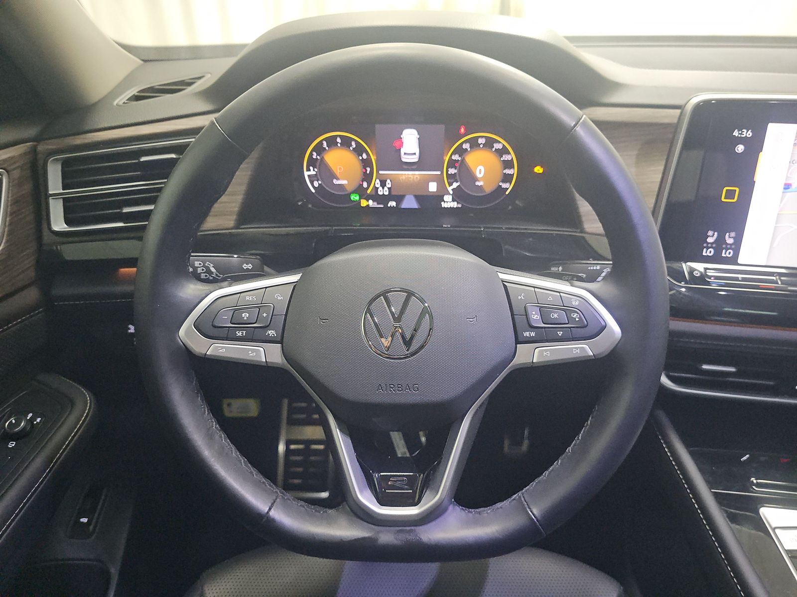 2025 Volkswagen Atlas 2.0T SEL Premium R-Line AWD