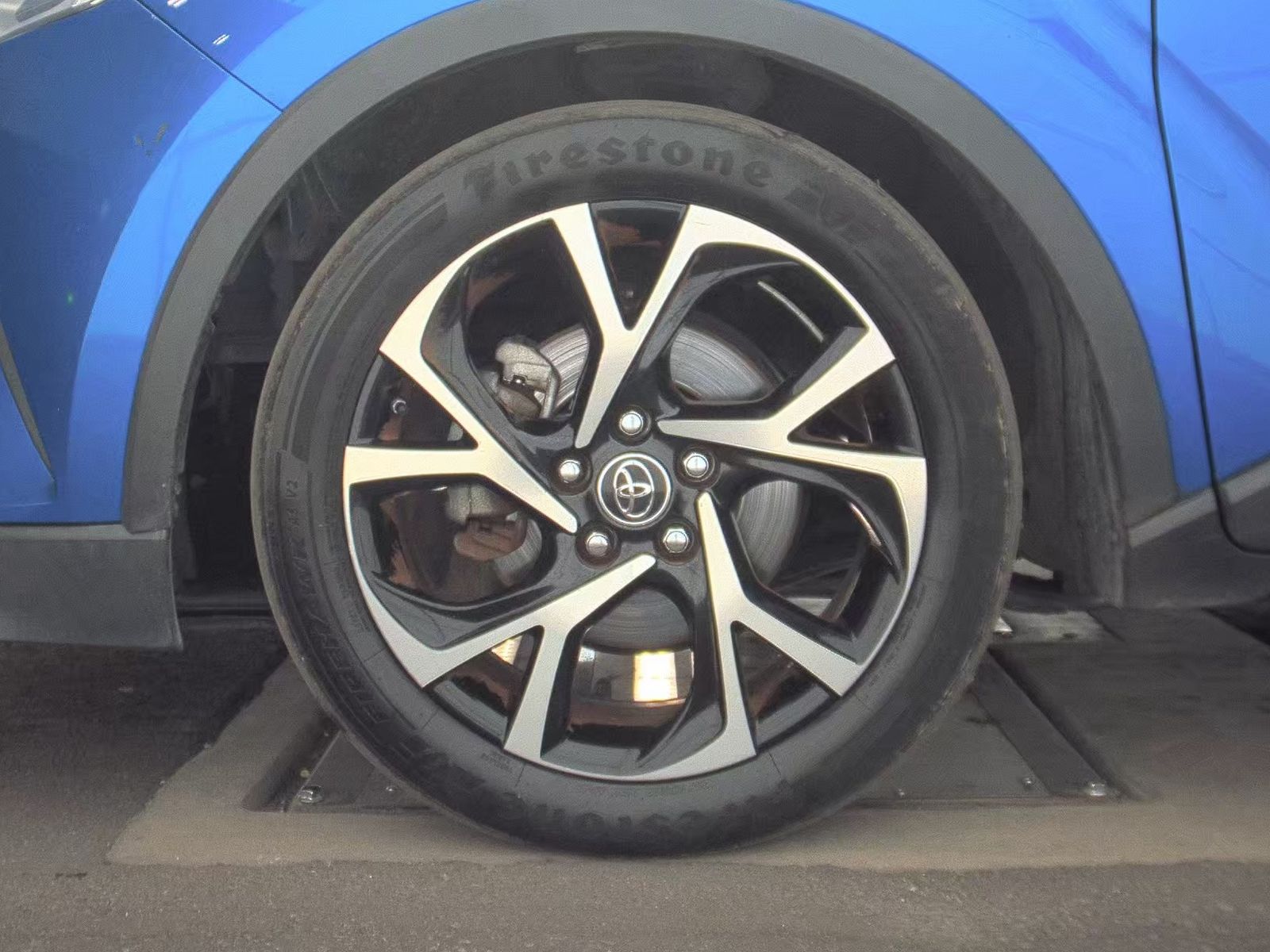 2019 Toyota C-HR XLE FWD