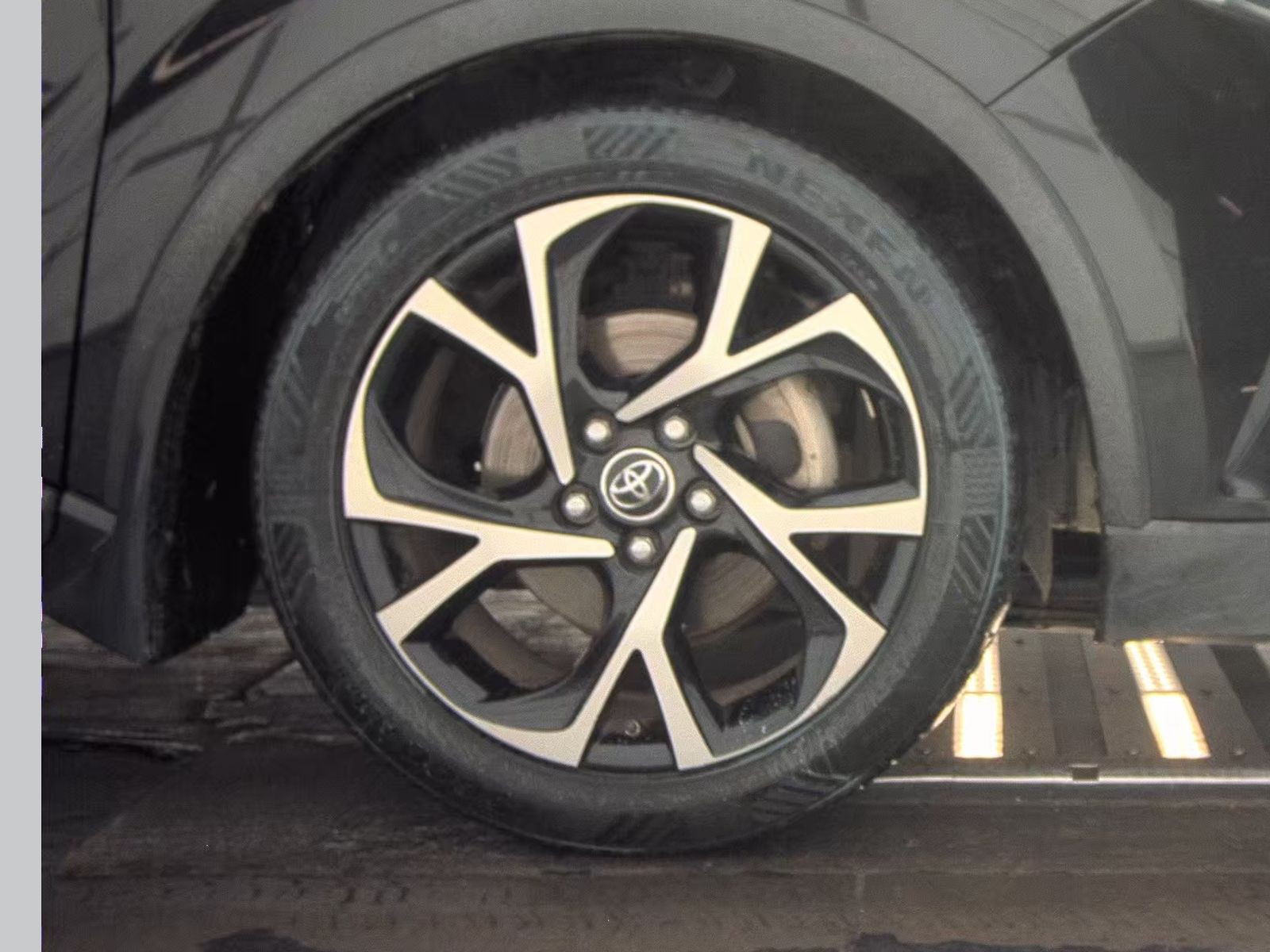 2018 Toyota C-HR XLE FWD