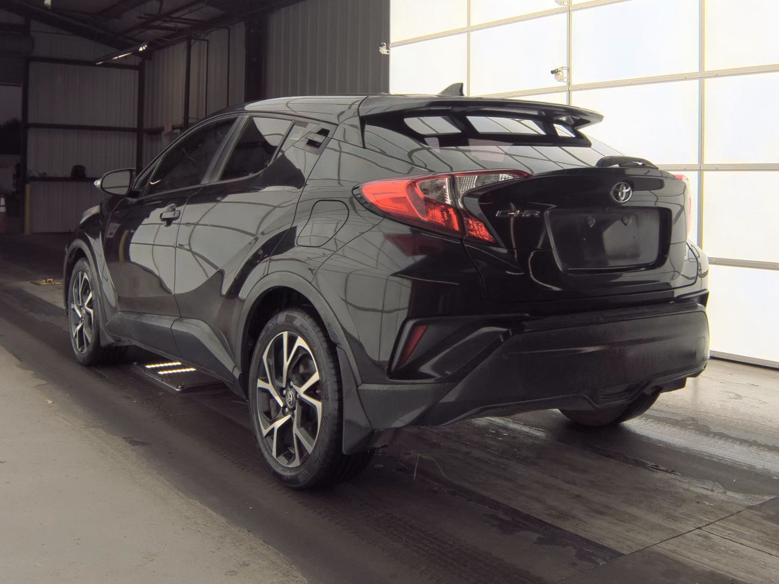 2018 Toyota C-HR XLE FWD