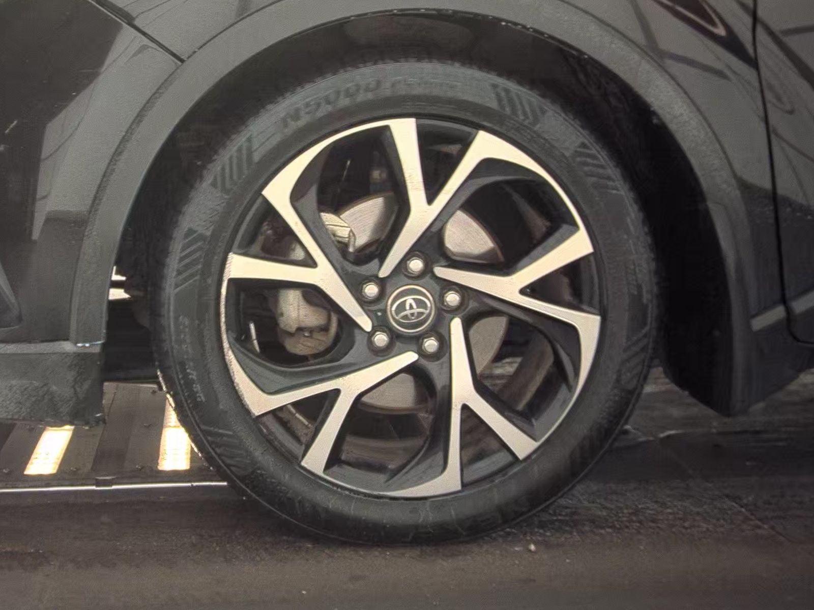 2018 Toyota C-HR XLE FWD