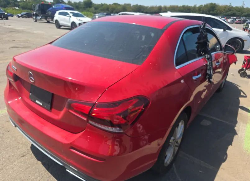 2019 Mercedes-Benz A 220