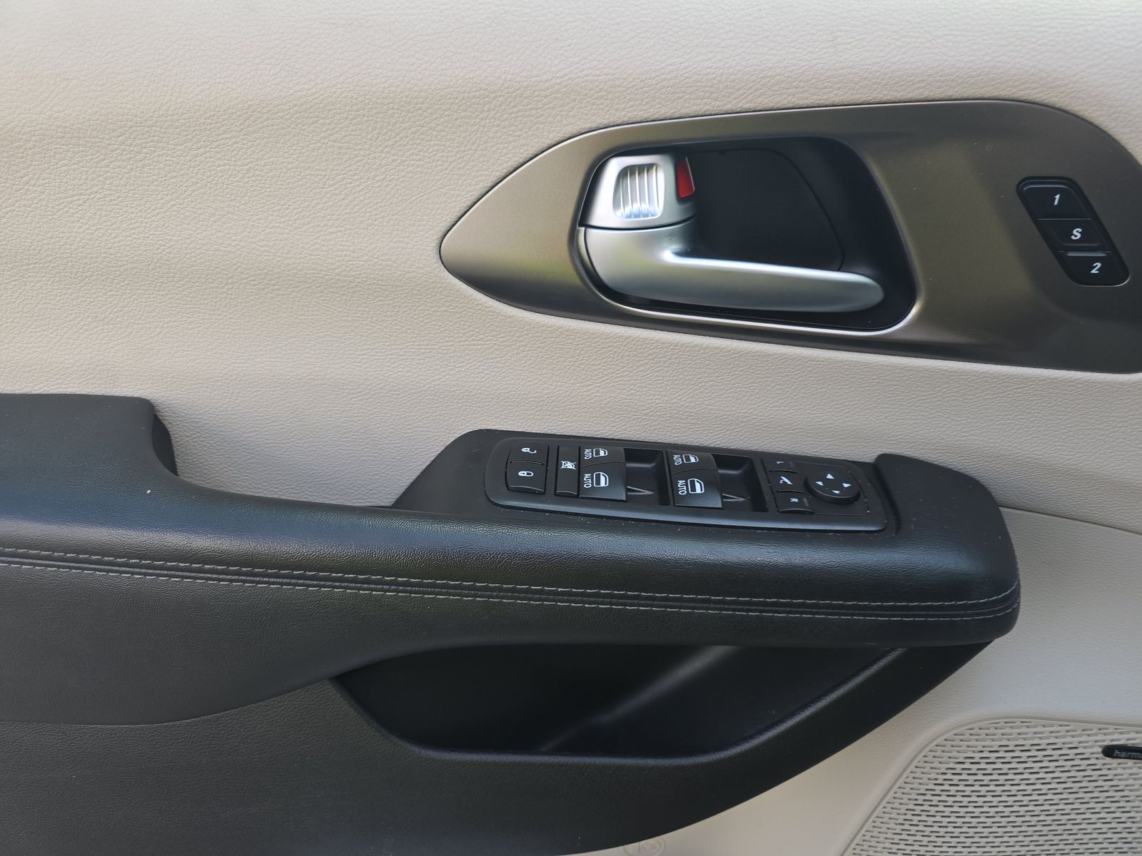 2017 Chrysler Pacifica Limited FWD