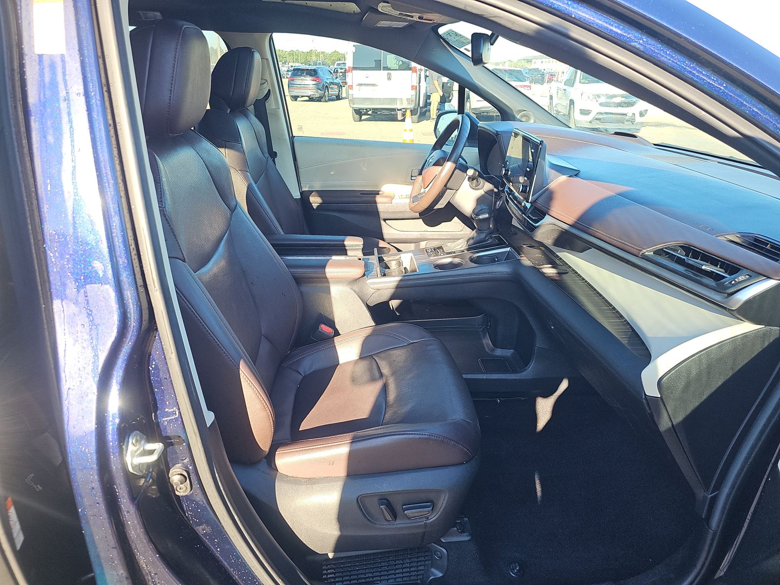 2024 Toyota Sienna Platinum AWD