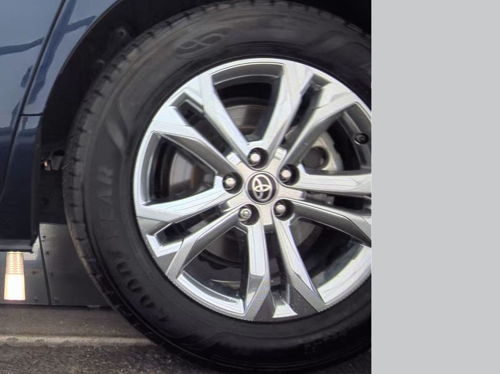 2024 Toyota Sienna Platinum AWD