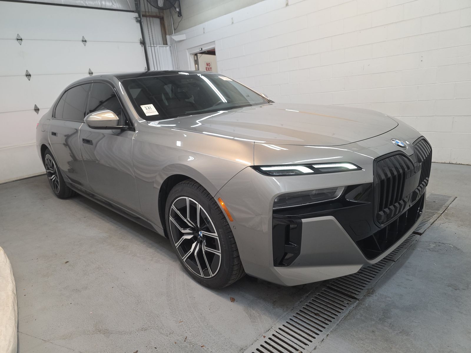 2023 BMW 7 Series 740i RWD