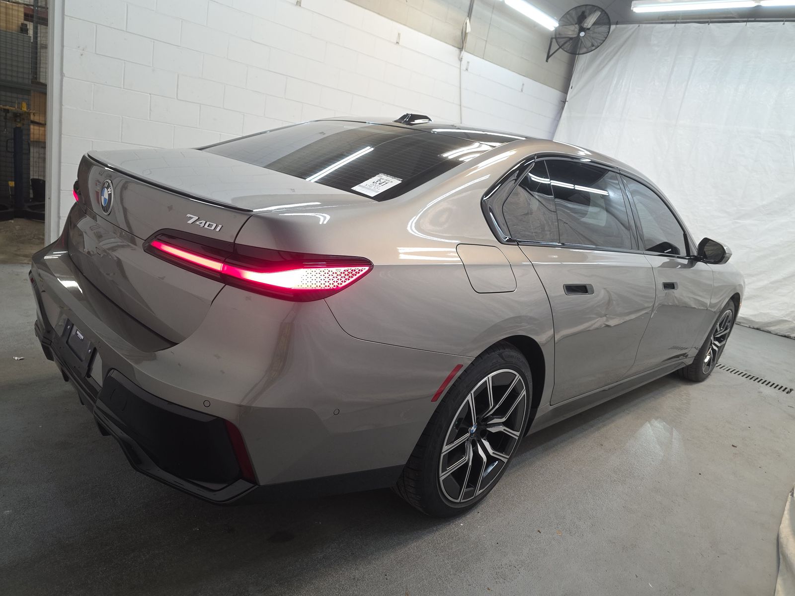 2023 BMW 7 Series 740i RWD