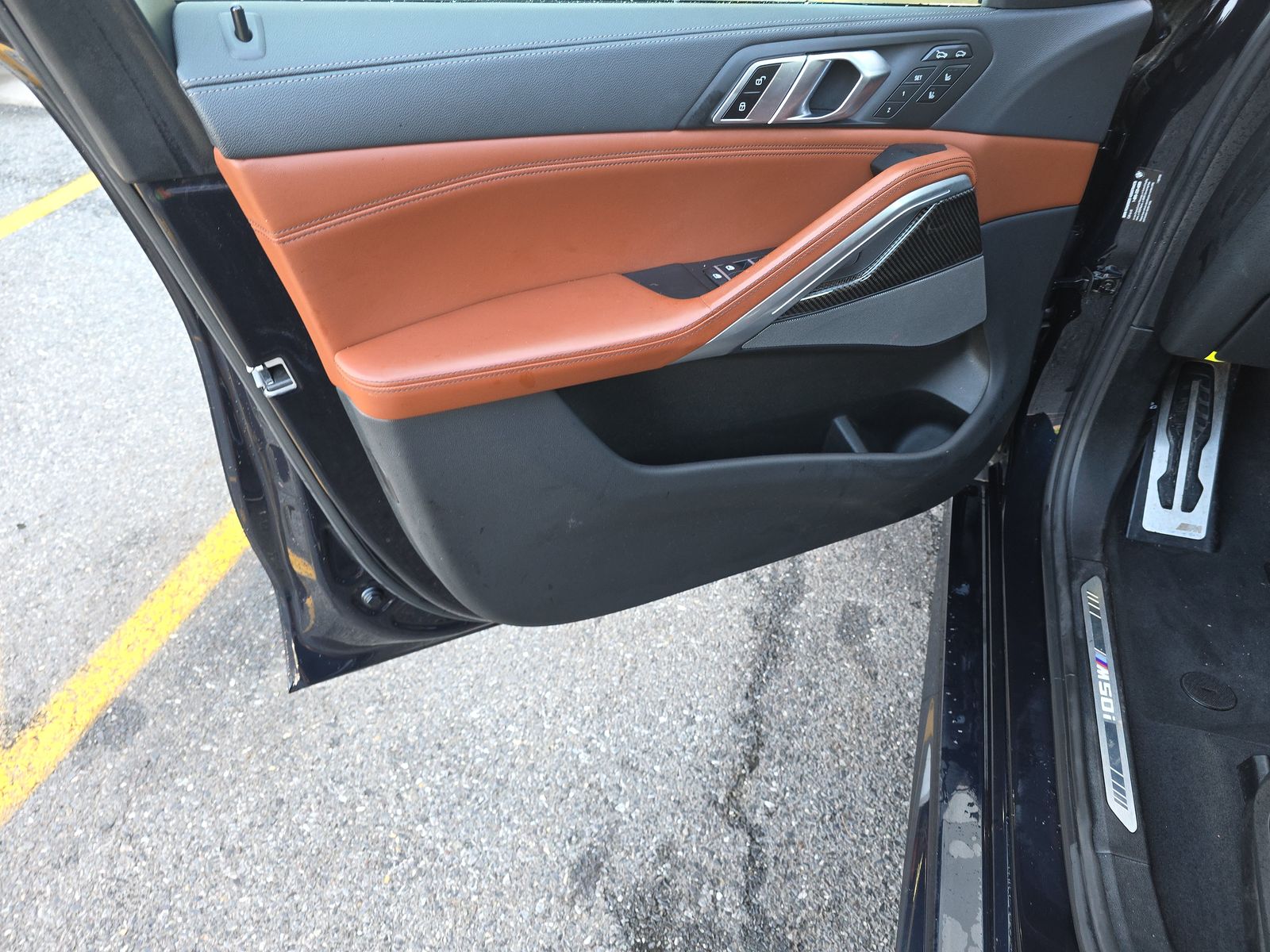 2022 BMW X6 M50i AWD