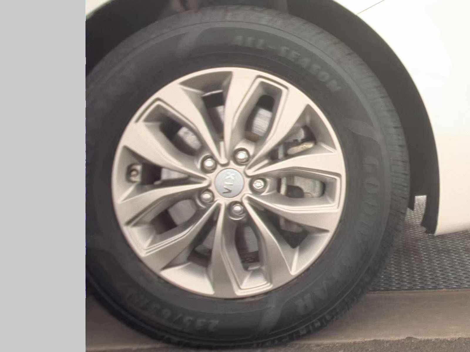 2020 Kia Sedona LX FWD