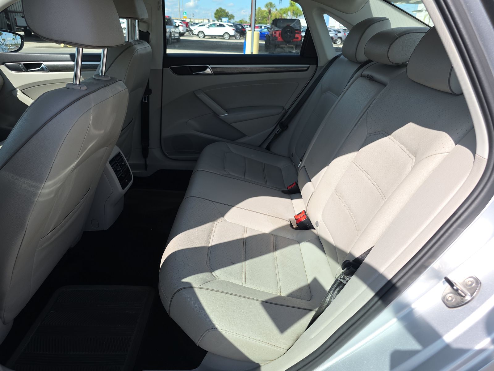 2018 Volkswagen Passat 2.0T SE FWD