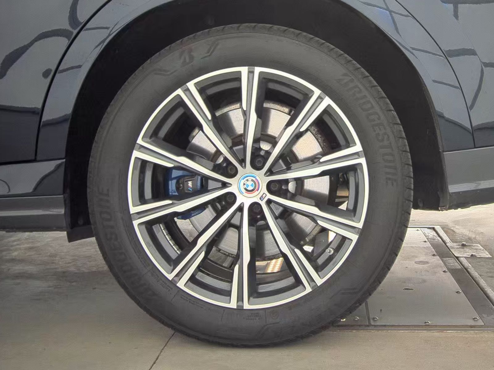 2022 BMW X6 M50i AWD