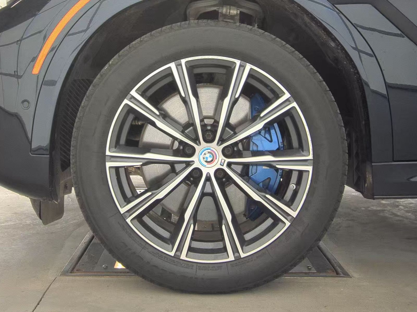 2022 BMW X6 M50i AWD