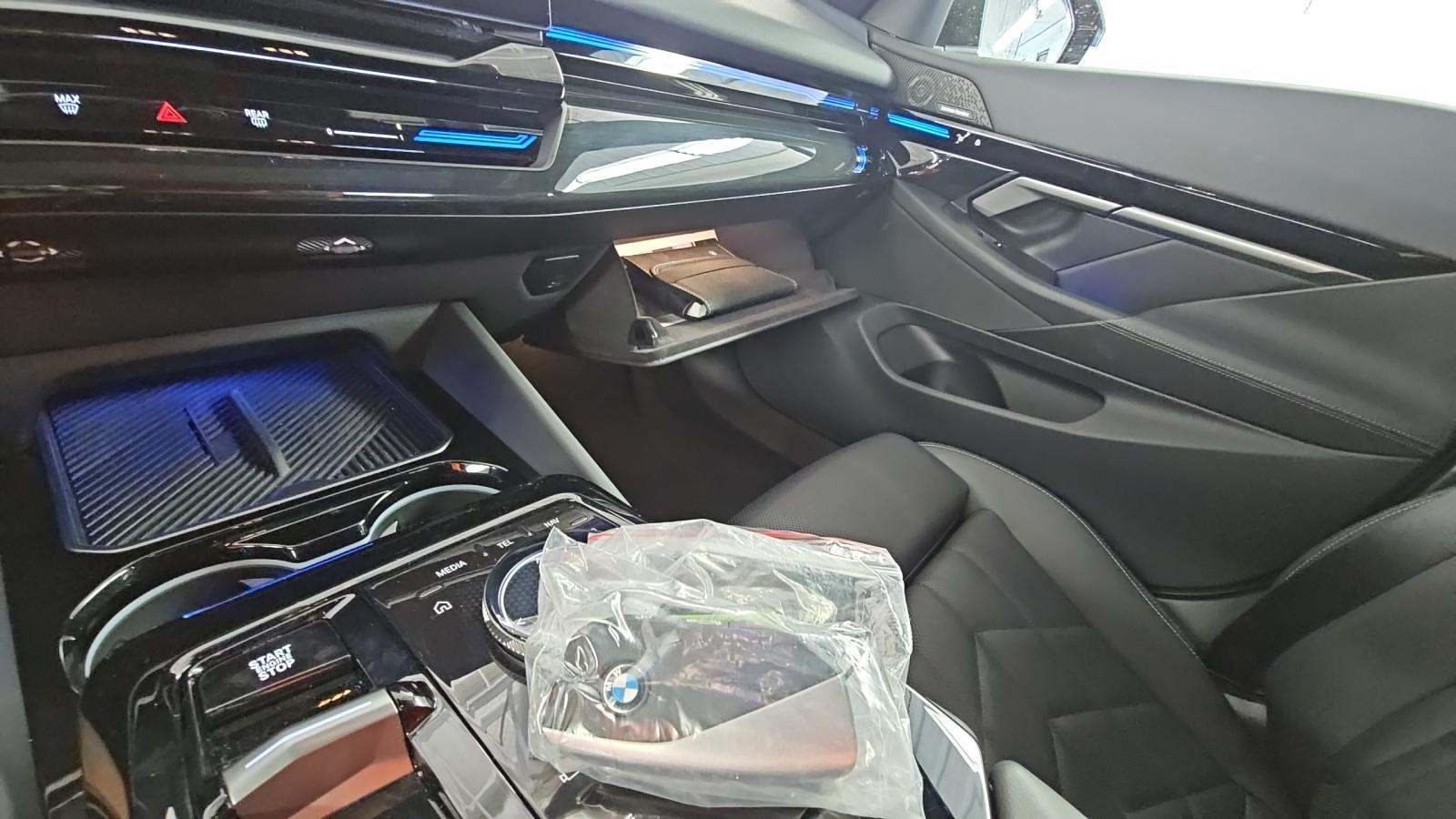 2025 BMW 5 Series 530i xDrive AWD