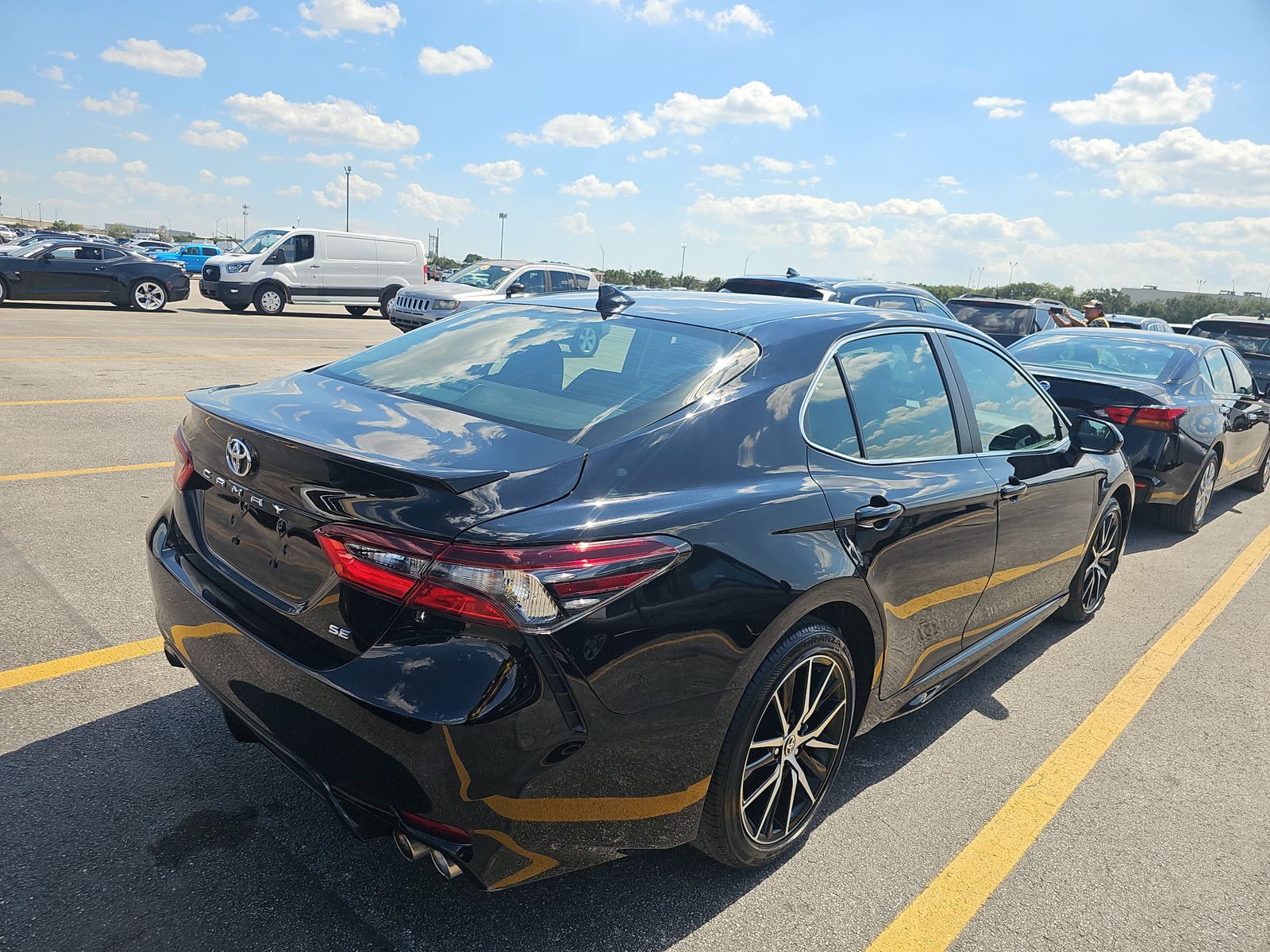 2024 Toyota Camry SE FWD