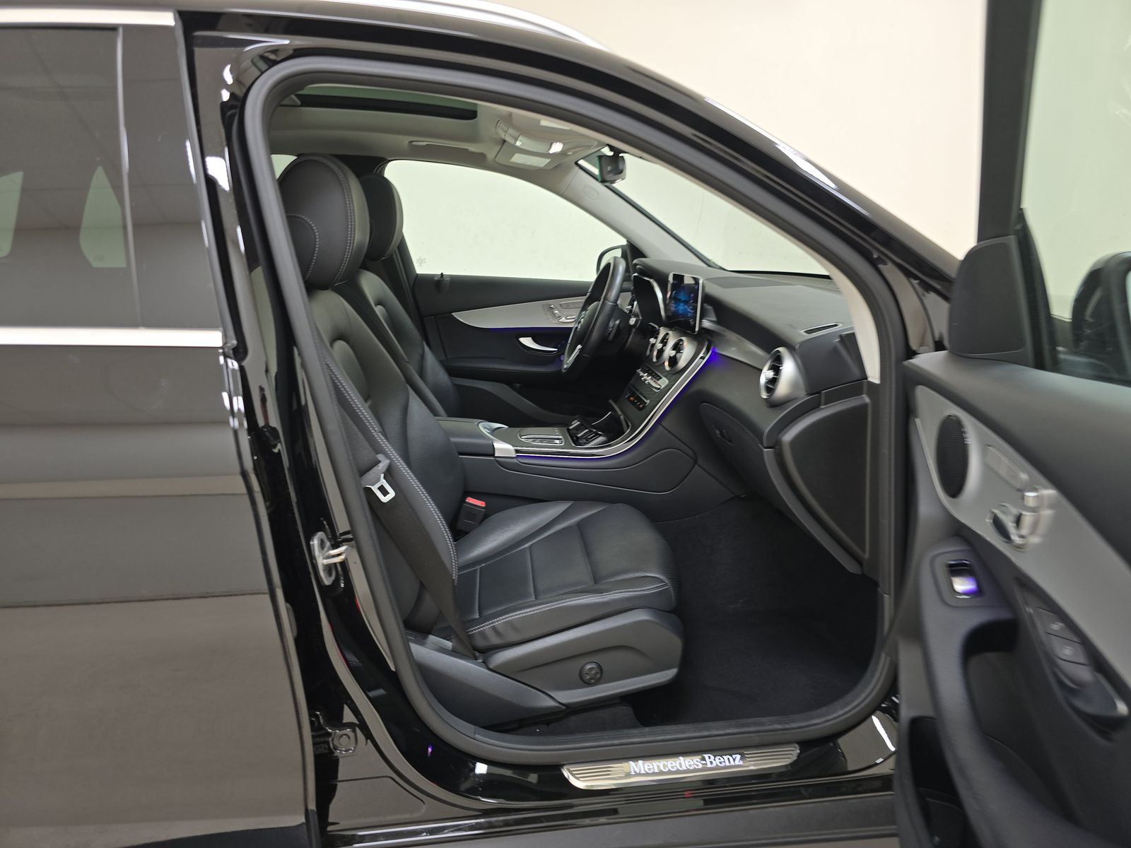 2021 Mercedes-Benz GLC GLC 300 RWD